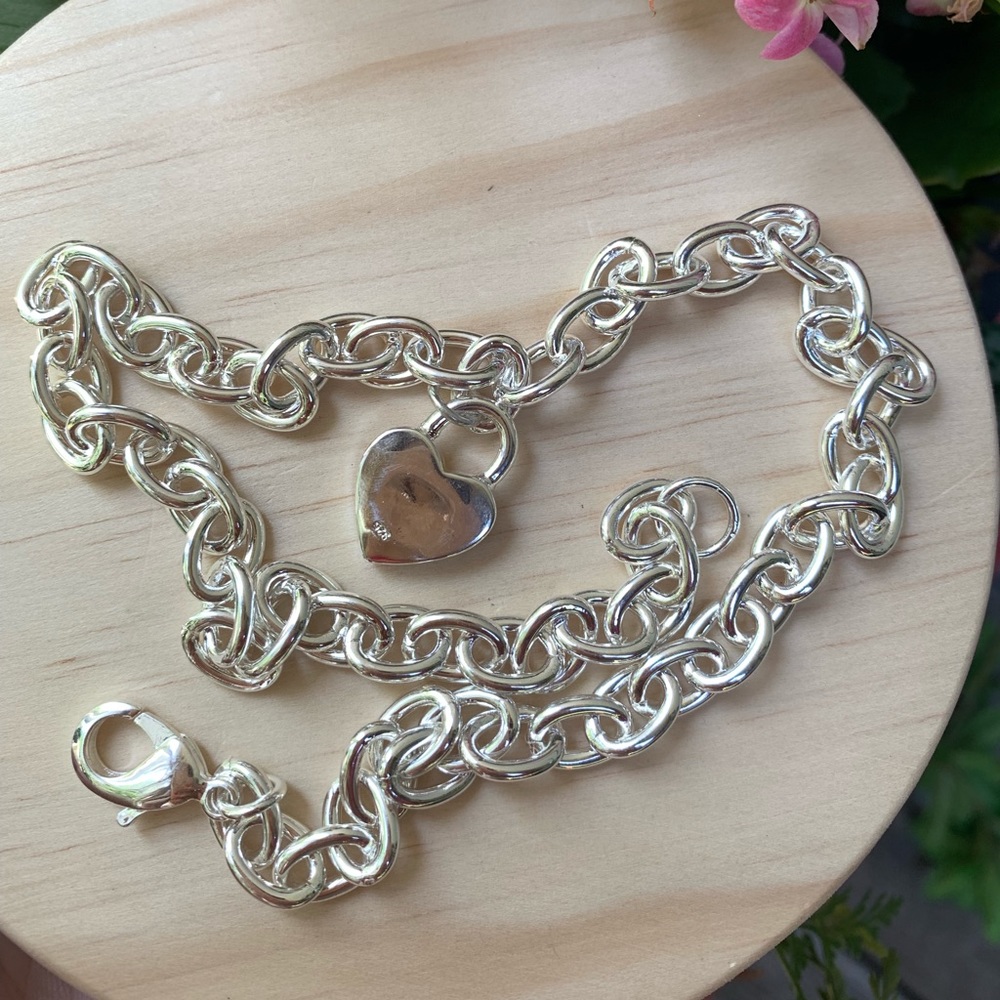 🌟 Silver Heart Necklace - Picture 2 of 3